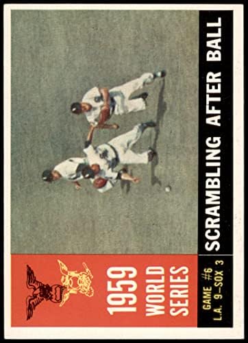 1960 Topps 390 1959 Dünya Serisi-Oyun 6-Topun Peşinden Koşmak Los Angeles / Chicago Dodgers / White Sox (Beyzbol