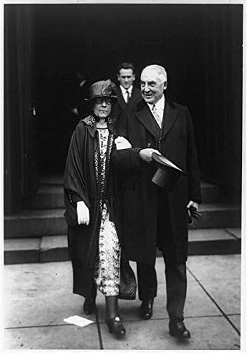 Fotoğraf: Başkan Warren G. Harding, Karısıyla Birlikte Yürüyor, Florence Kling Harding, c1921